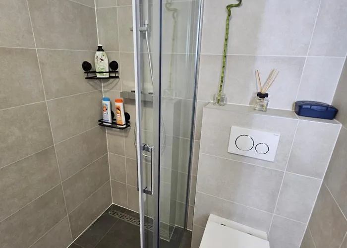 Great Flat Few Minutes From The Beach!