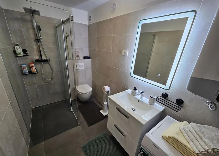 Great Flat Few Minutes From The Beach! *