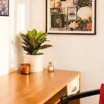 Great Flat Few Minutes From The Beach! דירה פולה