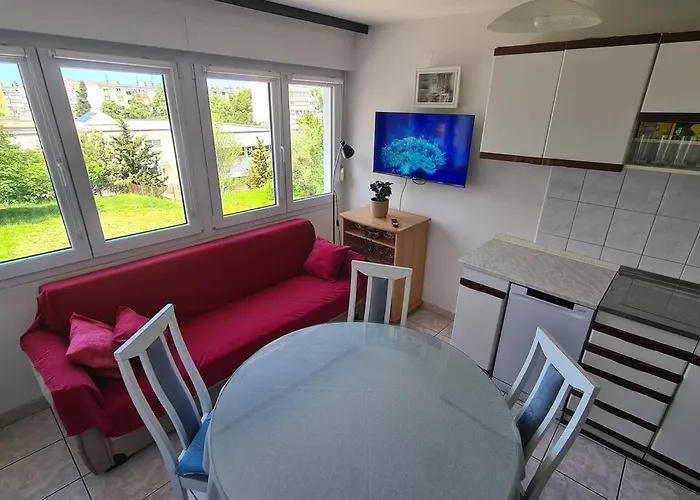 Great Flat Few Minutes From The Beach!