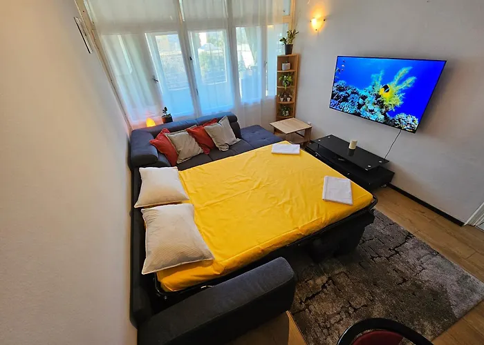 Great Flat Few Minutes From The Beach!