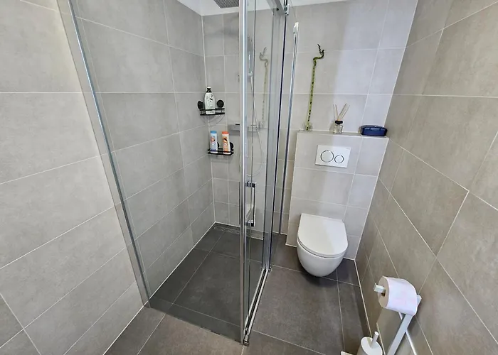 Great Flat Few Minutes From The Beach! Апартаменты Пула