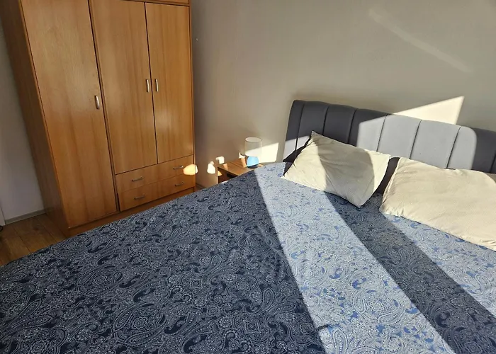 Great Flat Few Minutes From The Beach! Пула