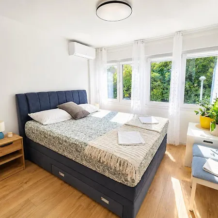 Great Flat Few Minutes From The Beach! *