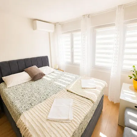 Great Flat Few Minutes From The Beach! *