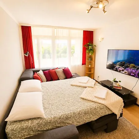 Great Flat Few Minutes From The Beach! Pula