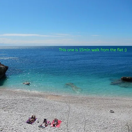 Great Flat Few Minutes From The Beach! * Pula